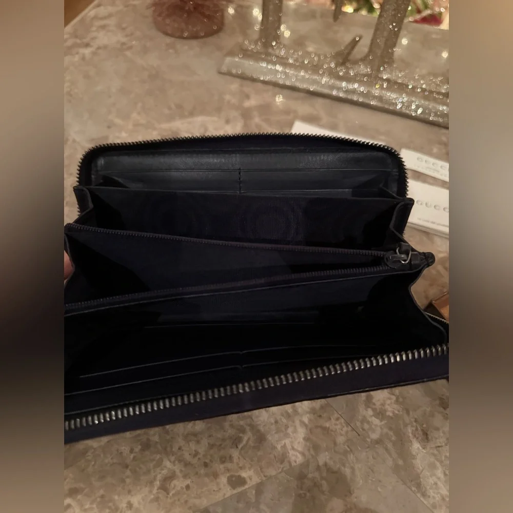 ♠️EUC♠️ Gucci Microguccissima Pattern Leather Wallet - Picture 9 of 14